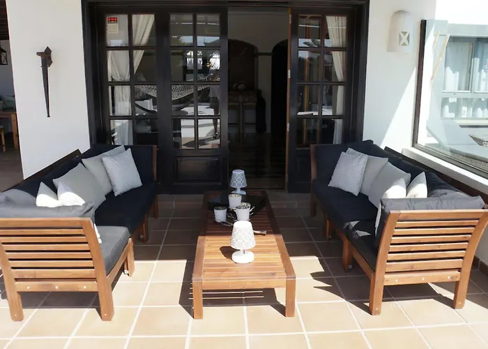 Traumvilla Mit Pool & Meerblick Βίλα