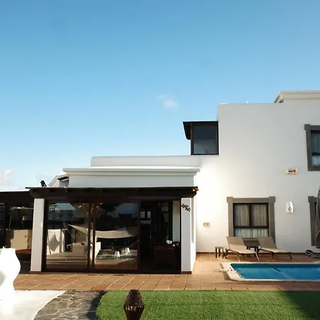 Traumvilla Mit Pool & Meerblick וילה *