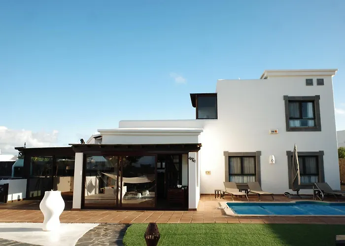 Traumvilla Mit Pool & Meerblick וילה *